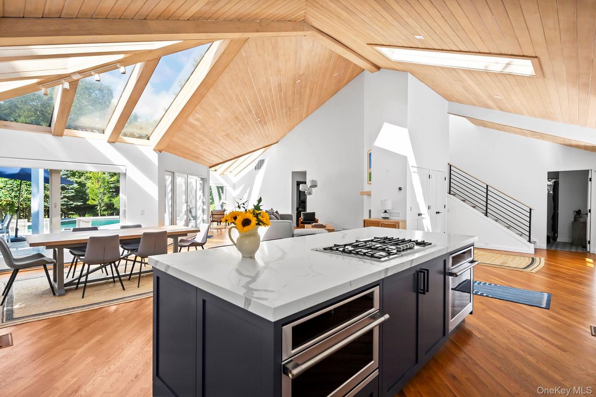 Dining room, Interior, Kitchen, Recessed Lighting, Wooden Beams, Wooden Ceilings, Wood Texture Flooring