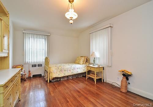 Bedroom, Interior, Pendant Lights, Wood Texture Flooring