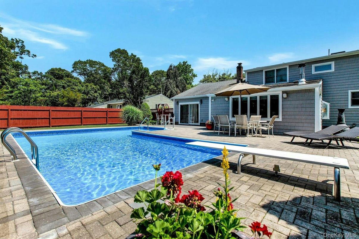 Exterior, Pool