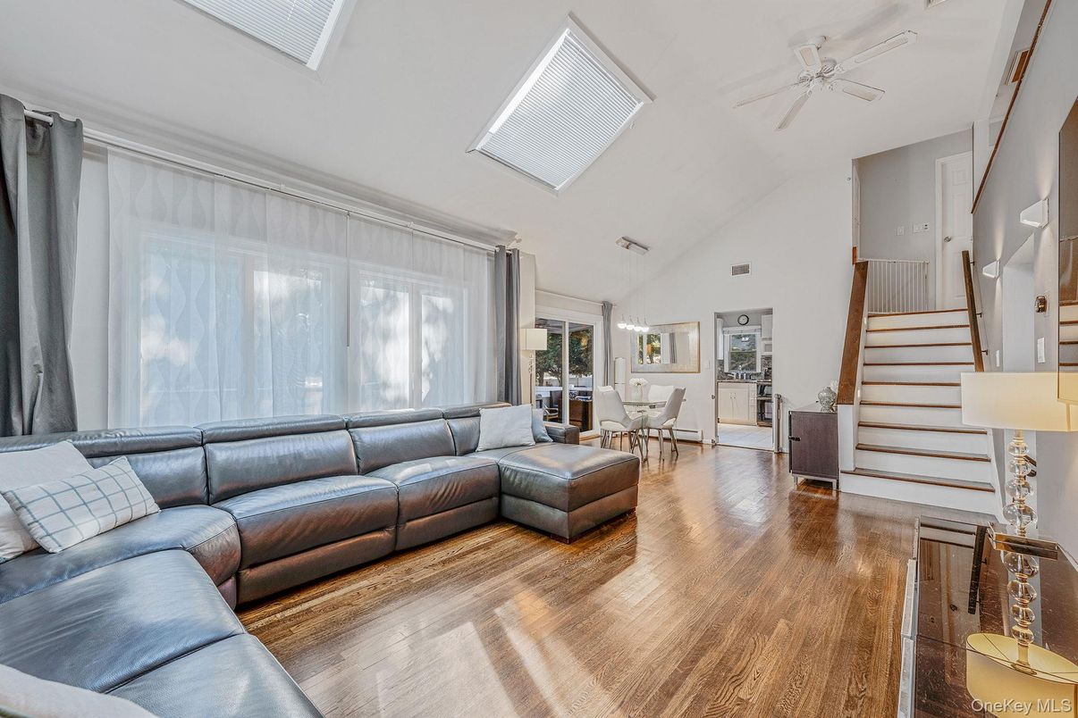 Dining room, Interior, Living room, Pendant Lights, Wood Texture Flooring