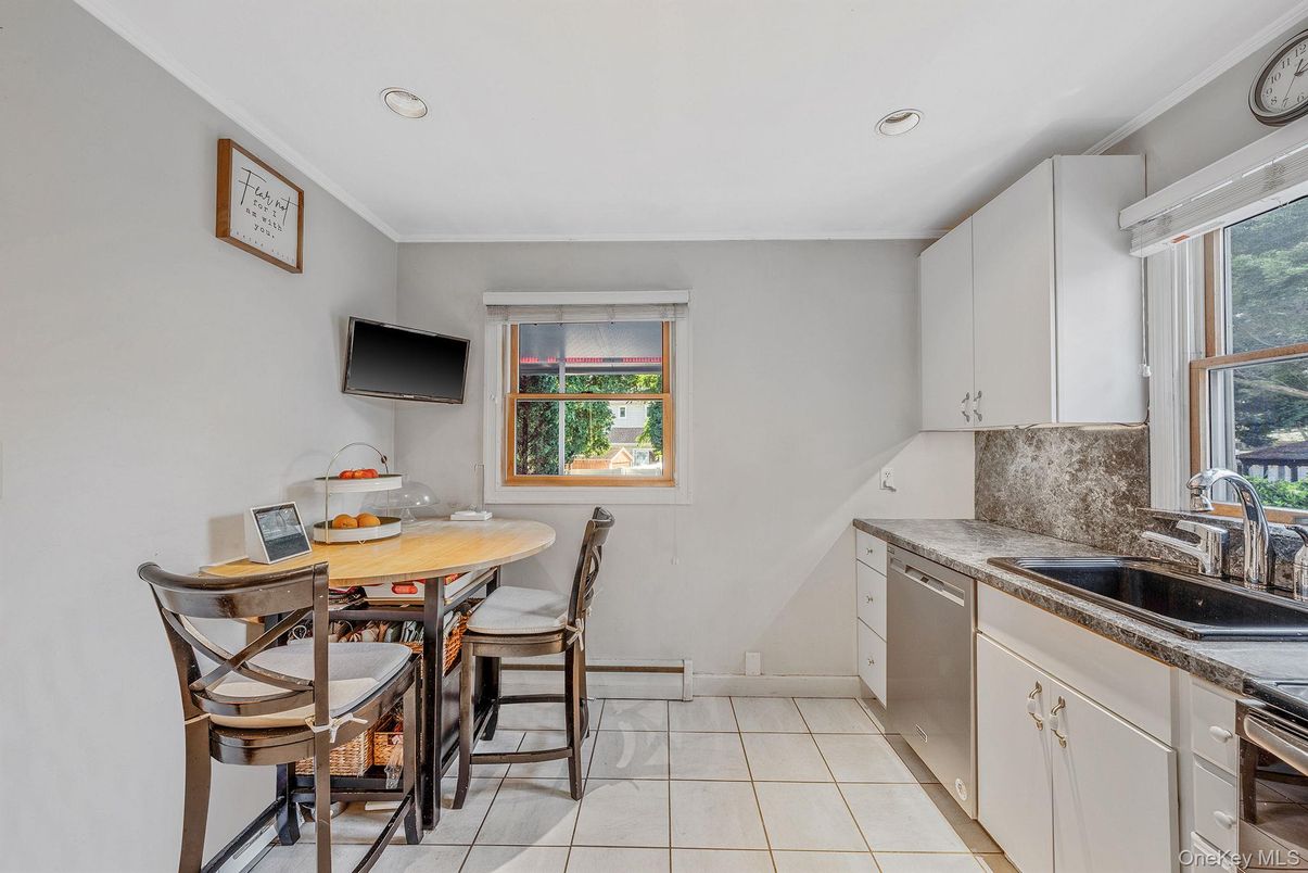 Dining room, Interior, Kitchen, Recessed Lighting