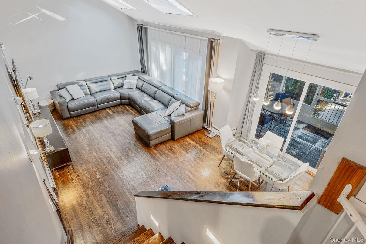 Interior, Living room, Pendant Lights, Wood Texture Flooring