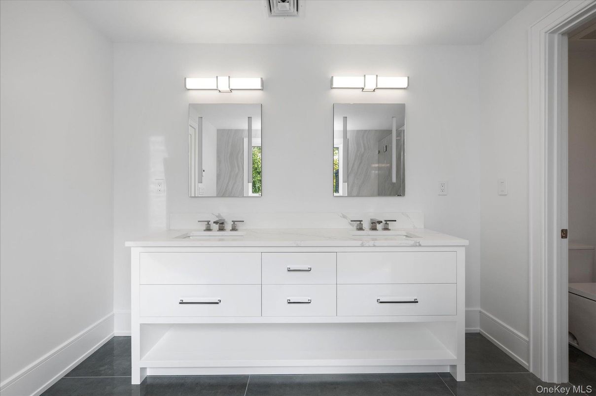 Bathroom, Dual Sink Vanities, Interior