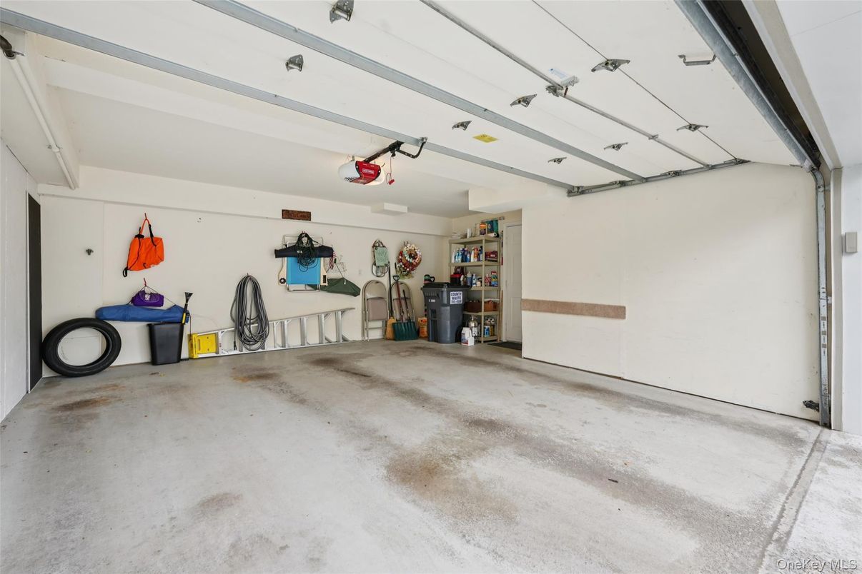 Garage, Interior