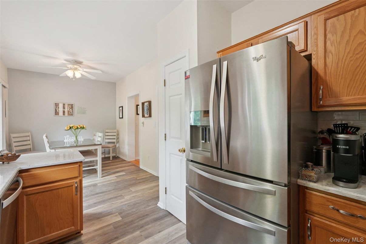 Dining room, Interior, Kitchen, Stainless Steel Appliances, Wood Texture Flooring