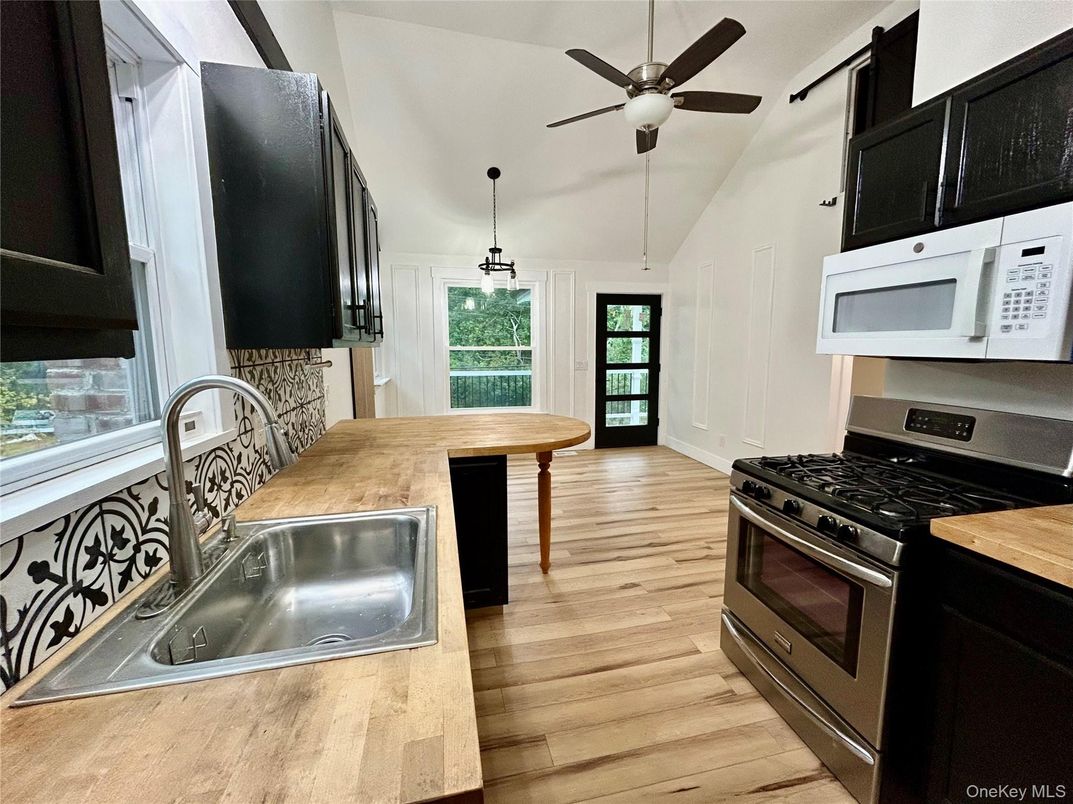 Interior, Kitchen, Pendant Lights, Wood Texture Flooring