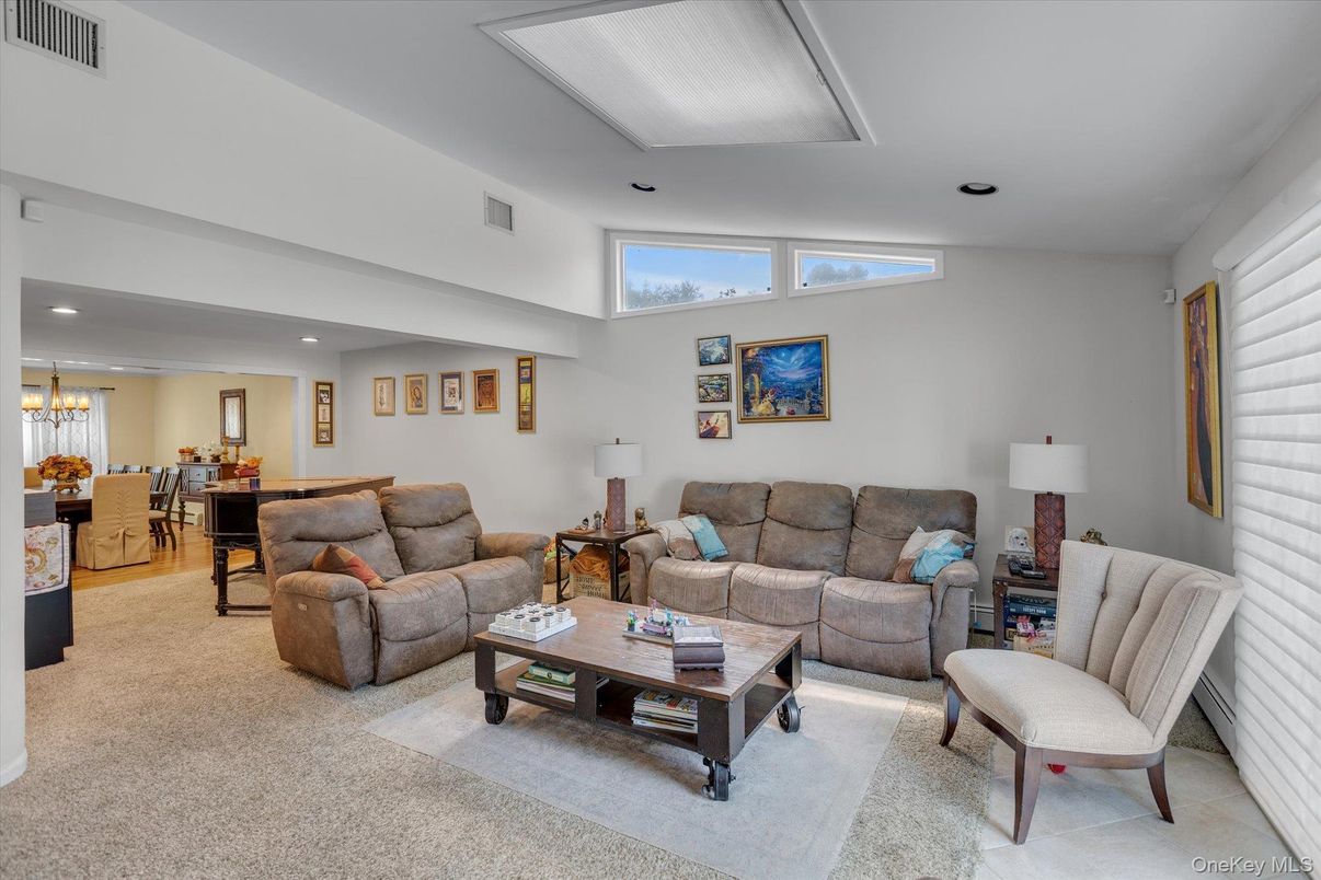 Dining room, Interior, Living room, Pendant Lights, Recessed Lighting