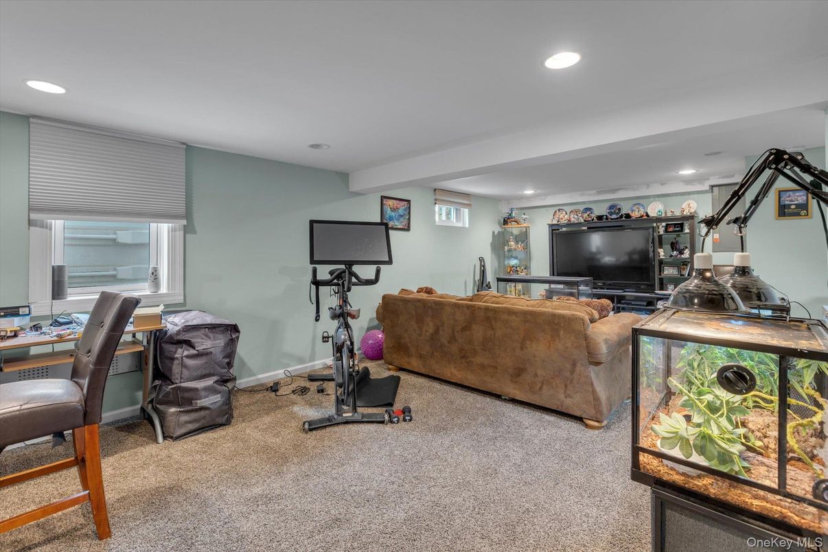 Fitness Equipment, Interior, Living room, Recessed Lighting