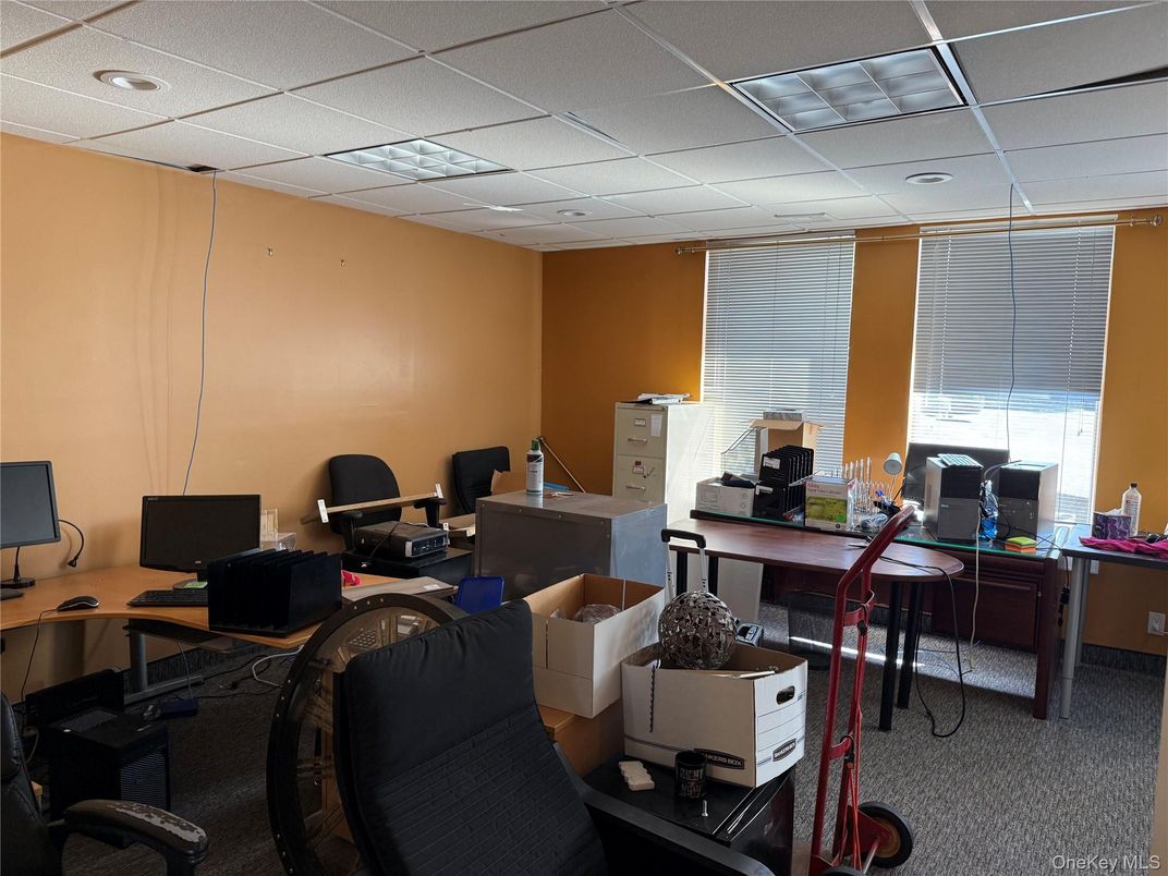 Home Office, Interior
