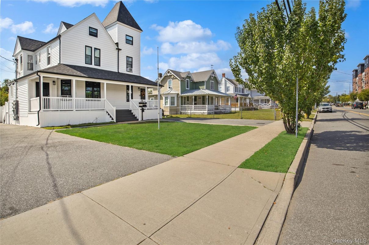 Backyard, Exterior, Facade, Farmhouse