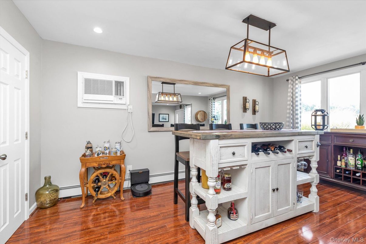 Interior, Pendant Lights, Recessed Lighting, Wood Texture Flooring