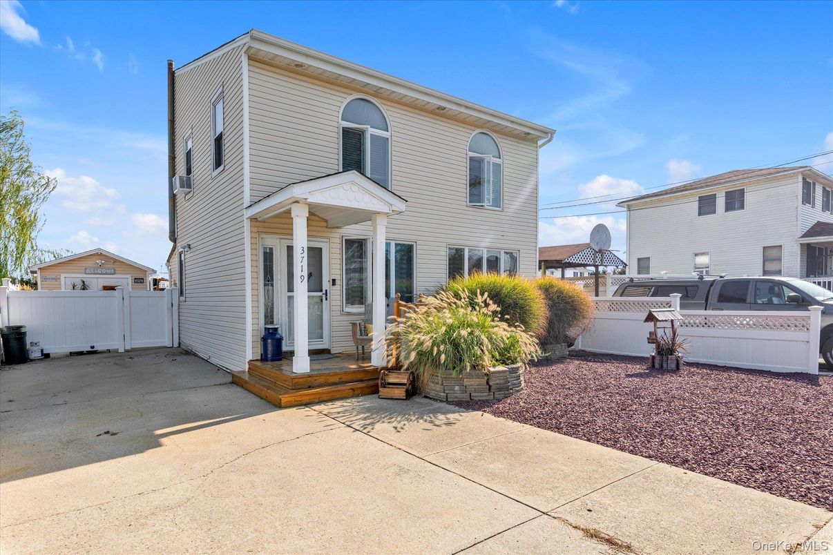 Exterior, Facade, Georgian