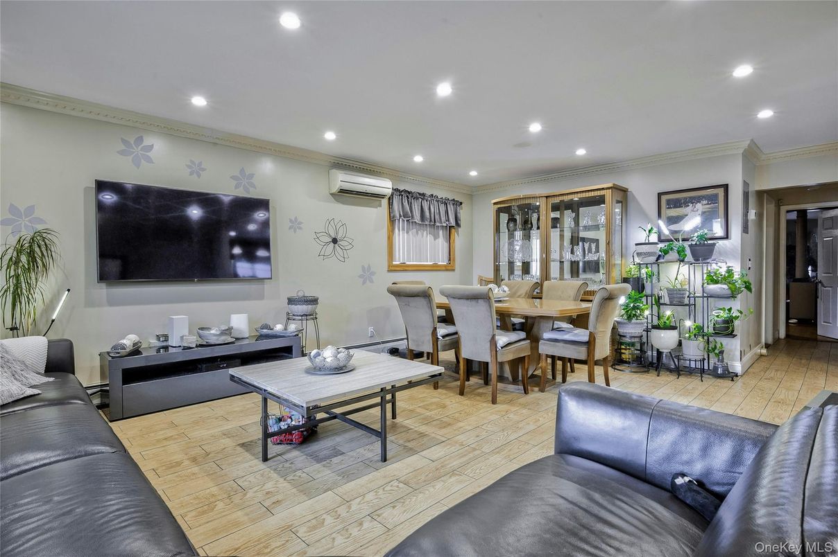 Dining room, Interior, Living room, Recessed Lighting, Wood Texture Flooring