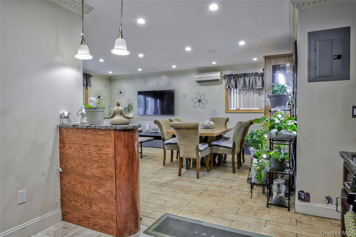 Dining room, Interior, Pendant Lights, Recessed Lighting, Wood Texture Flooring