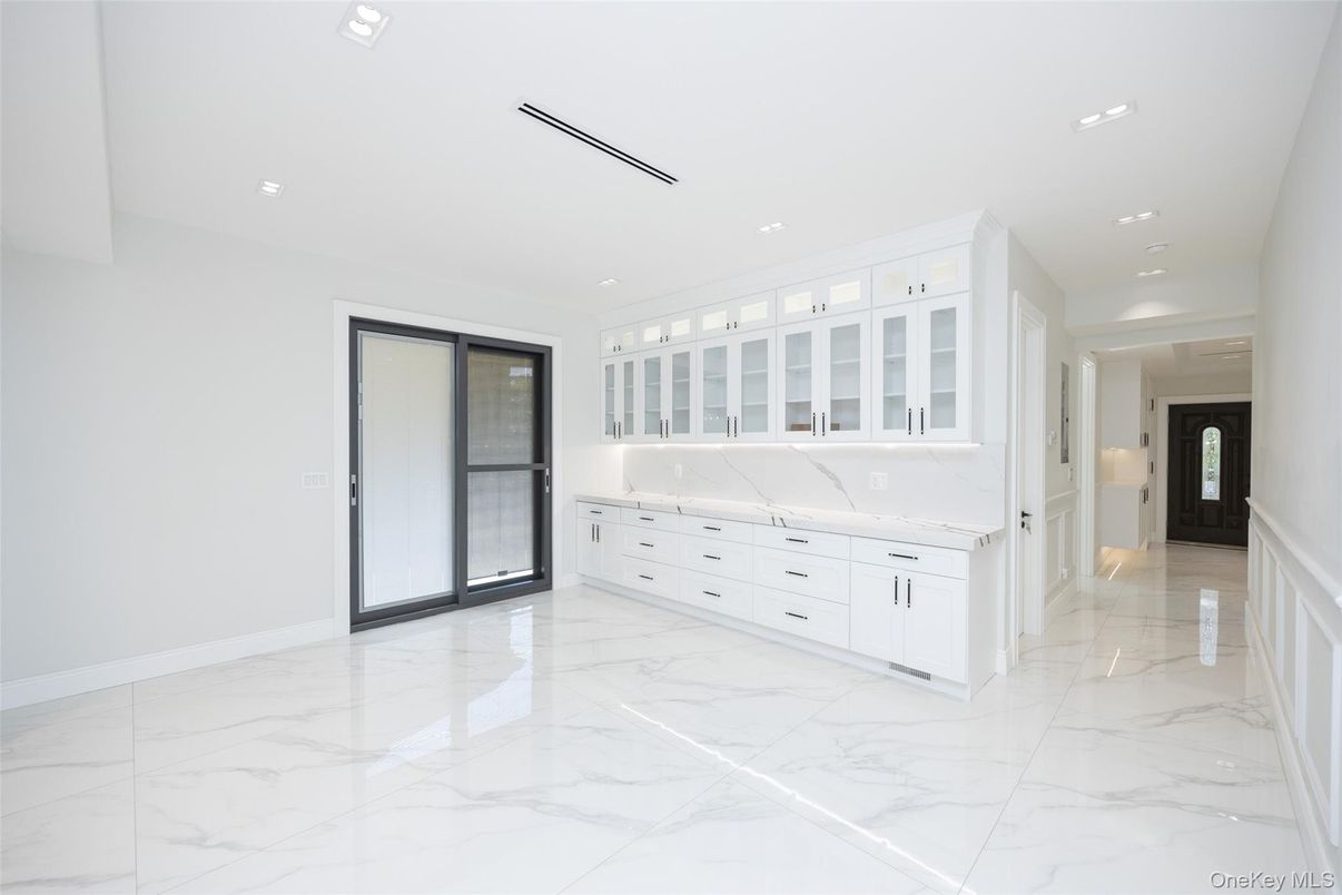 Bathroom, Interior, Marble, Recessed Lighting