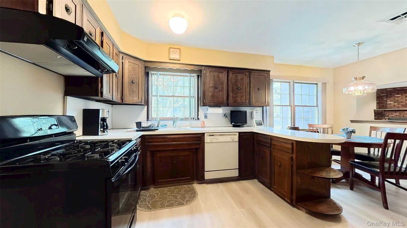 Dining room, Interior, Kitchen, Pendant Lights, Wood Texture Flooring
