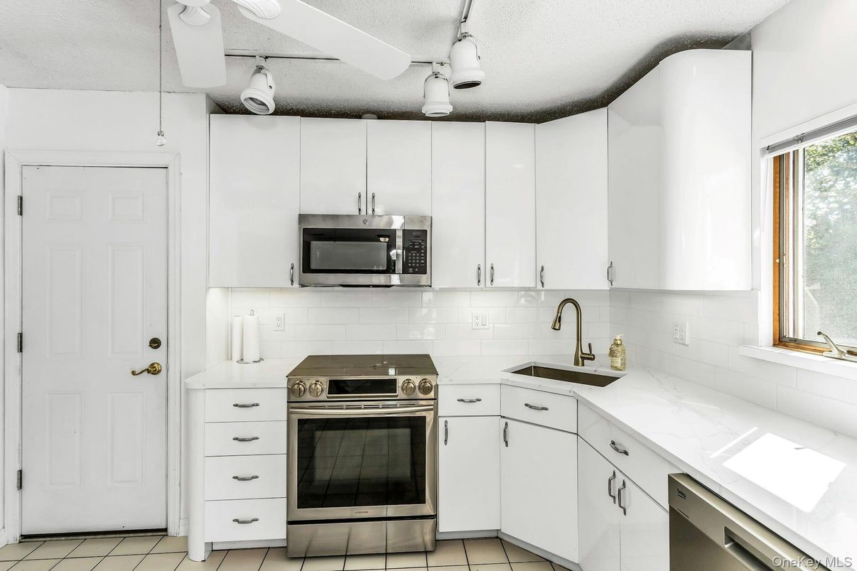 Interior, Kitchen, Stainless Steel Appliances