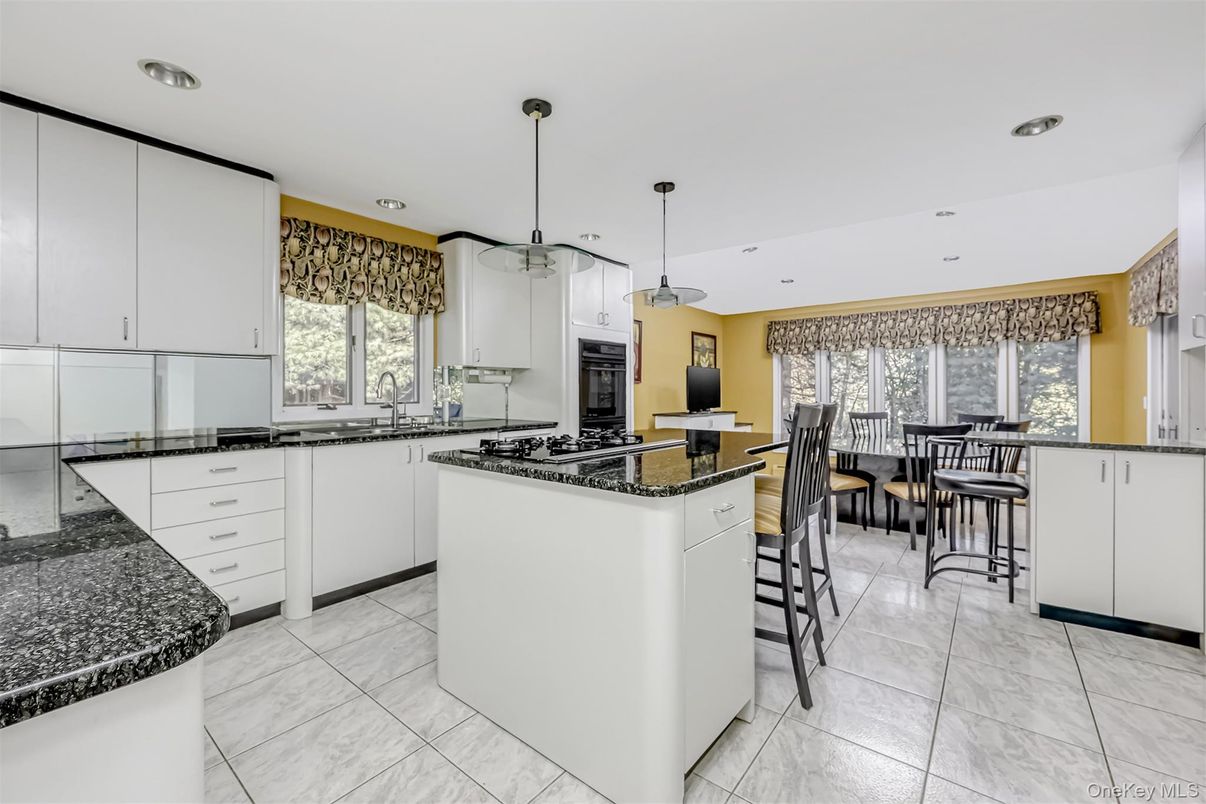 Dining room, Interior, Kitchen, Pendant Lights, Recessed Lighting
