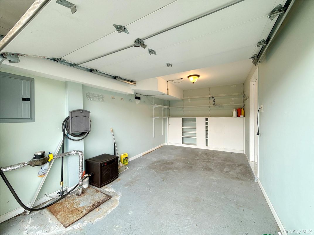 Garage, Interior