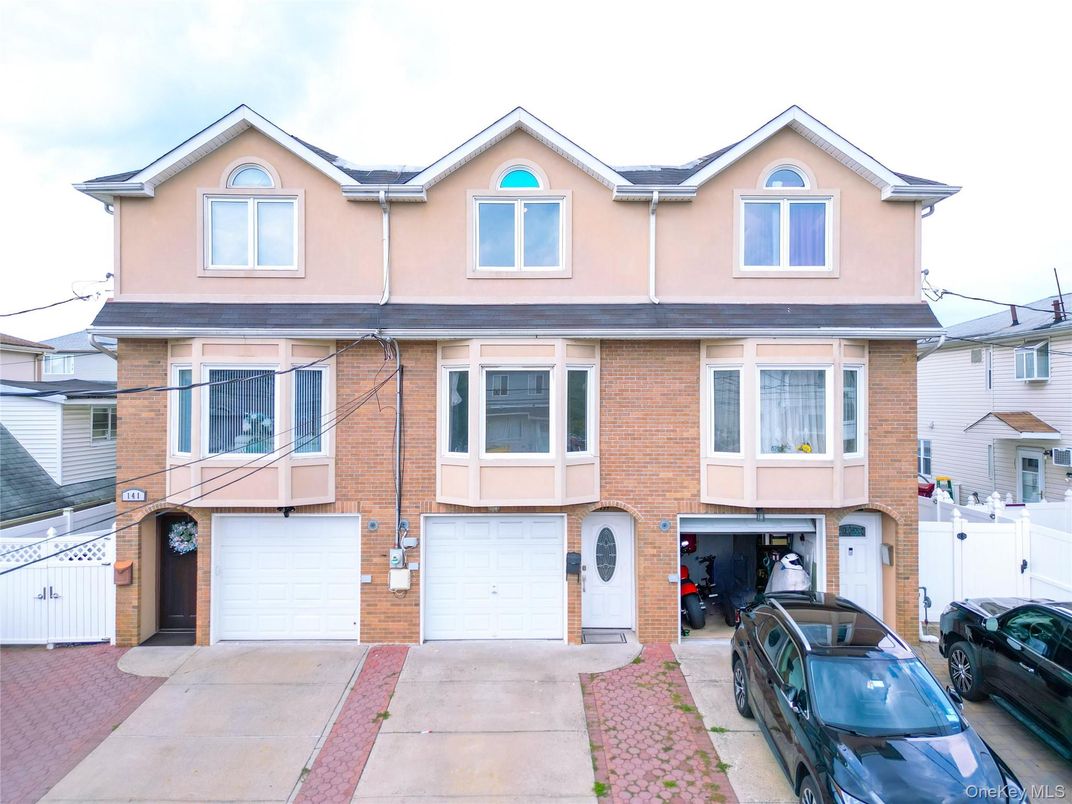 Attached, Exterior, Facade, Brick Facade, Rowhouse