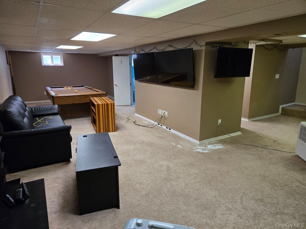 Billiard Table, Game Room, Interior, Recessed Lighting