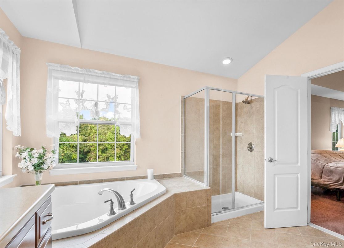 Bathroom, Bedroom, Glass Shower, Interior, Recessed Lighting