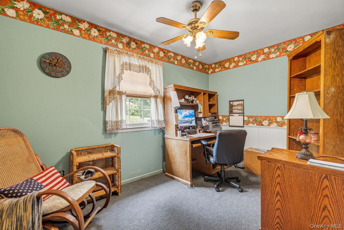 Home Office, Interior