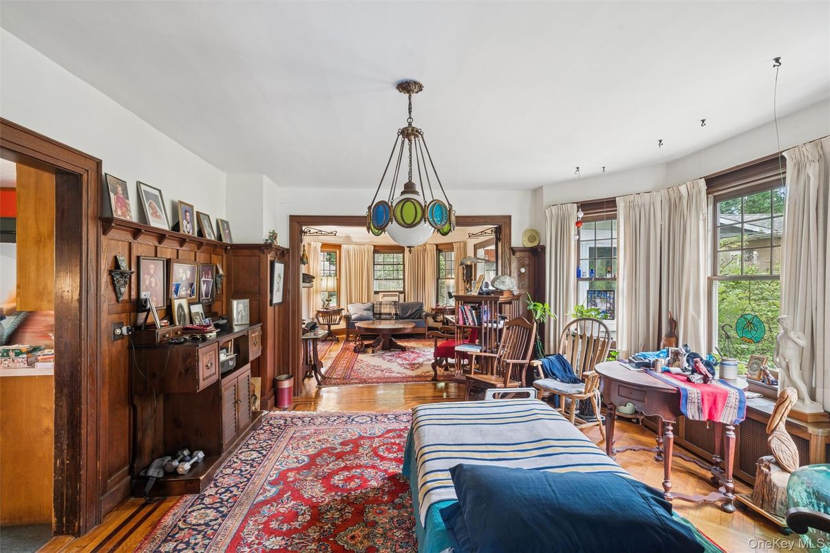 Interior, Living room, Pendant Lights, Wood Texture Flooring