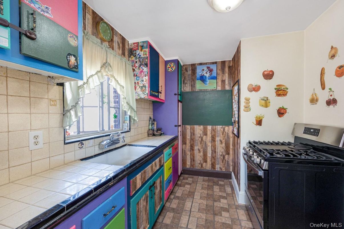 Interior, Kitchen, Tile Countertops