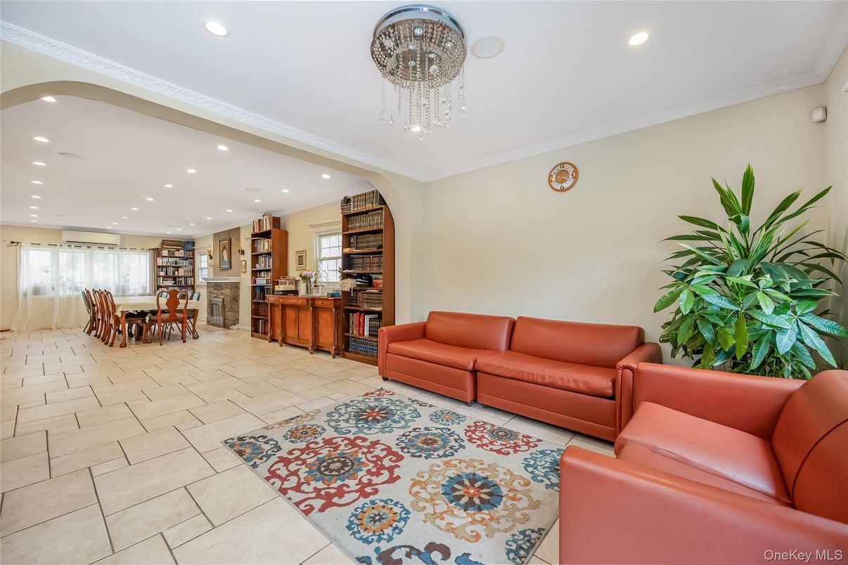 Dining room, Interior, Kitchen, Living room, Recessed Lighting