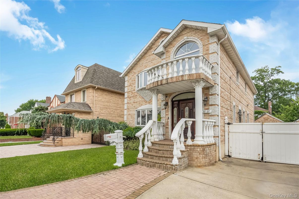 Exterior, Facade, Brick Facade, French Provincial