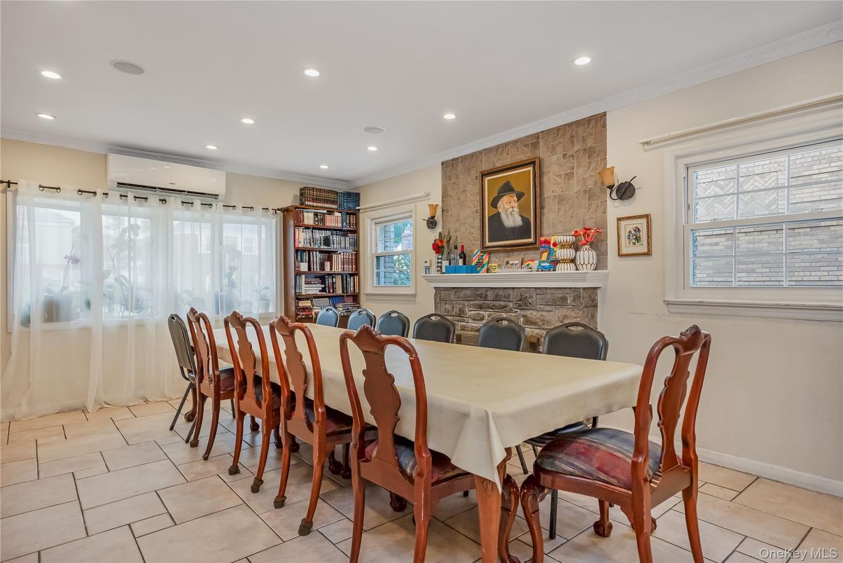 Dining room, Fireplace, Interior, Recessed Lighting