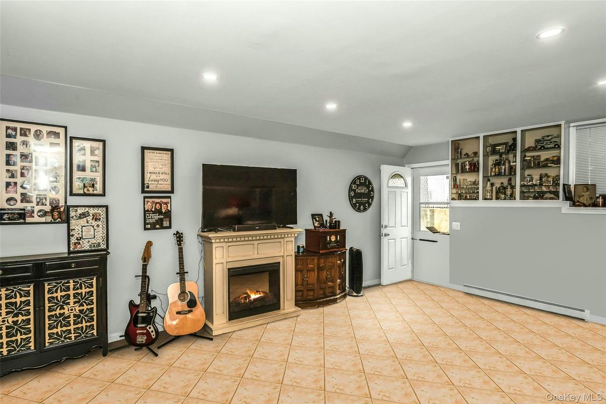 Fireplace, Interior, Recessed Lighting