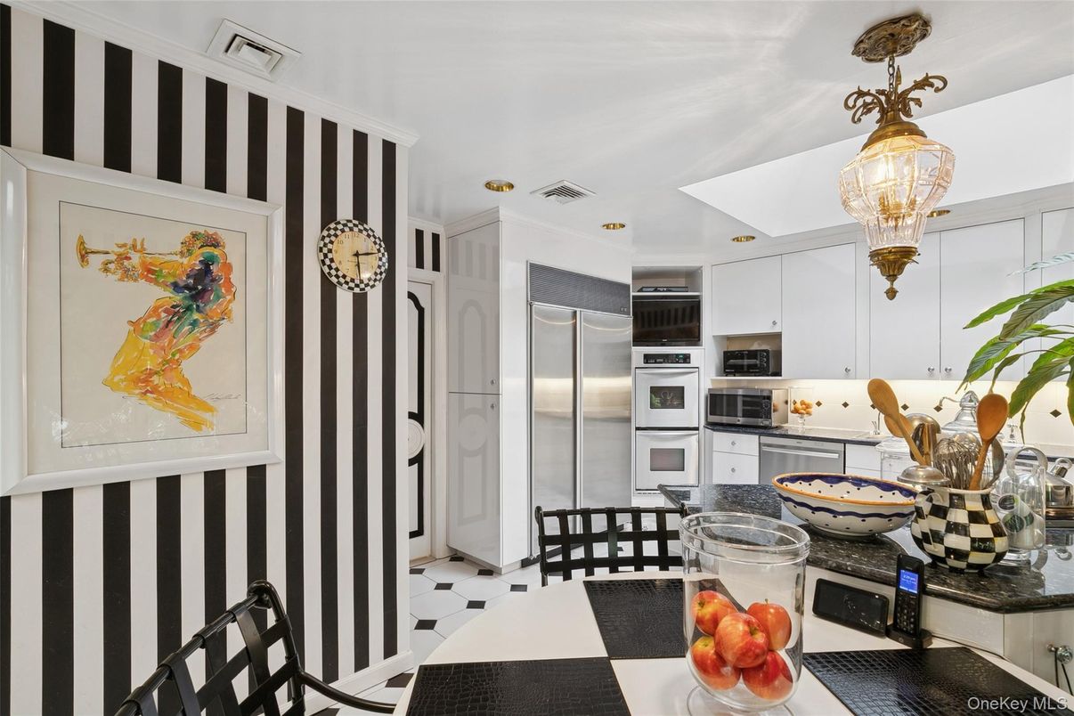 Chandelier, Interior, Kitchen, Recessed Lighting, Stainless Steel Appliances