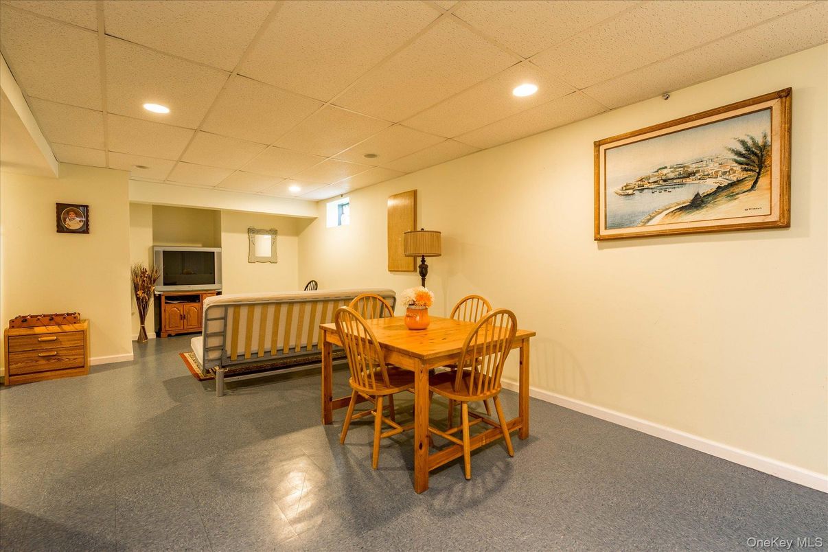 Dining room, Interior, Recessed Lighting