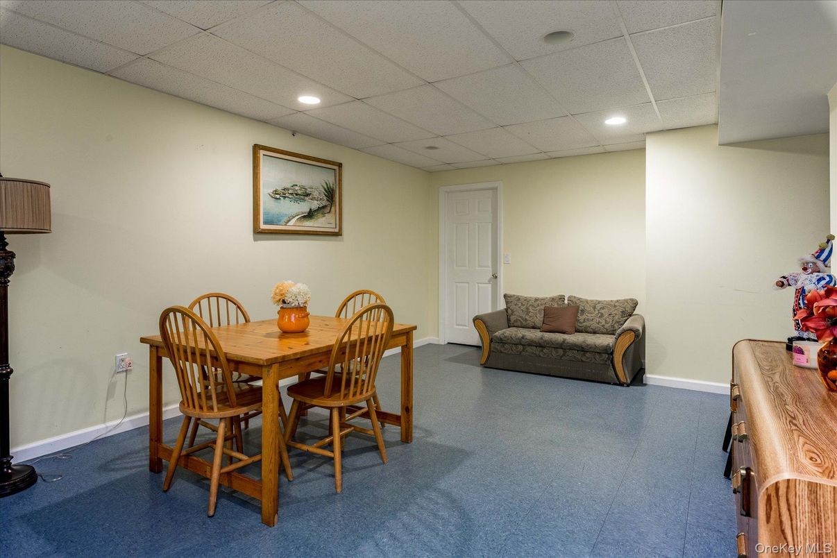 Dining room, Interior, Recessed Lighting