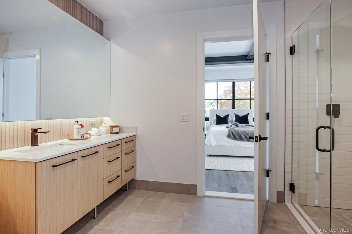 Bathroom, Bedroom, Dual Sink Vanities, Glass Shower, Interior