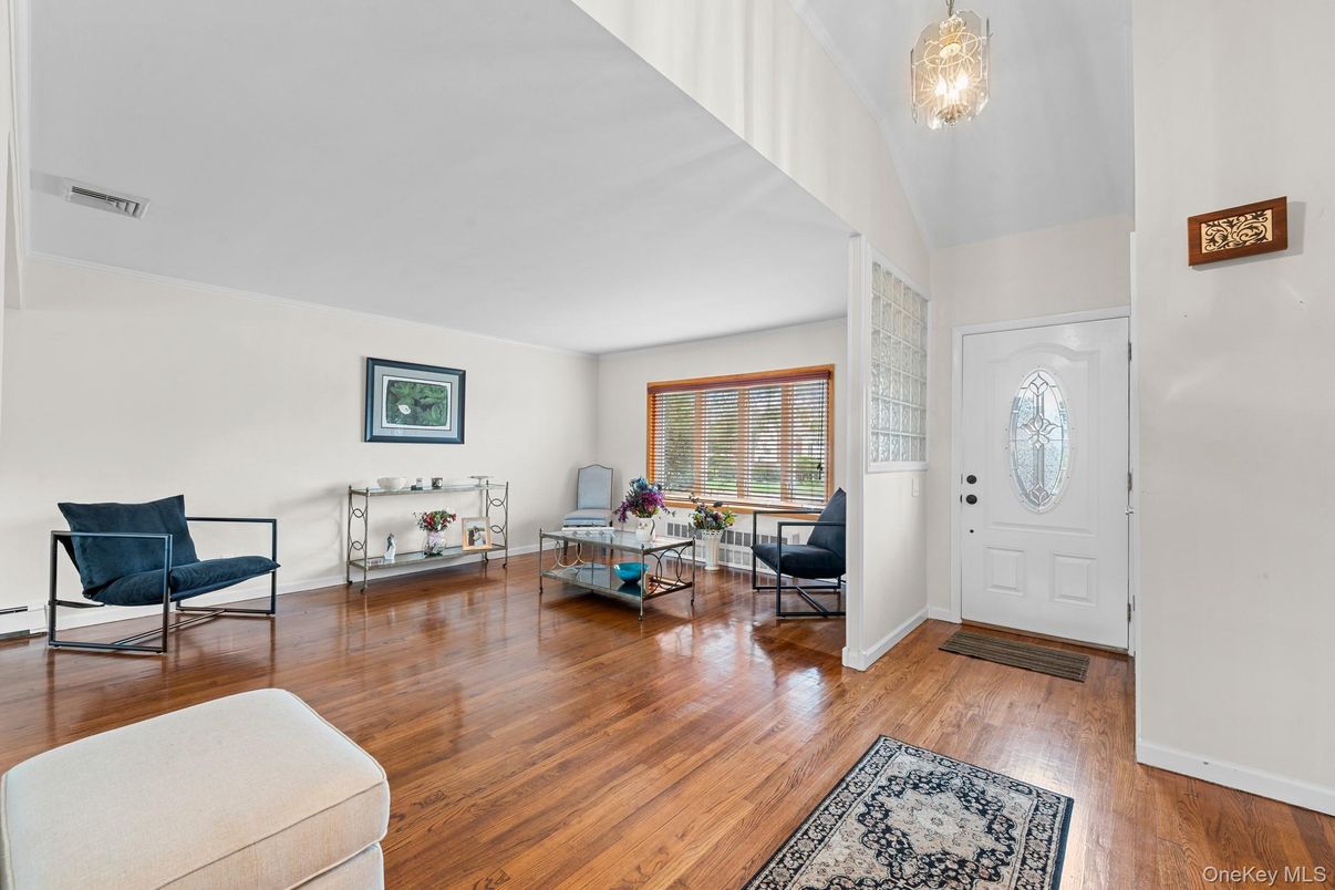 Interior, Pendant Lights, Wood Texture Flooring