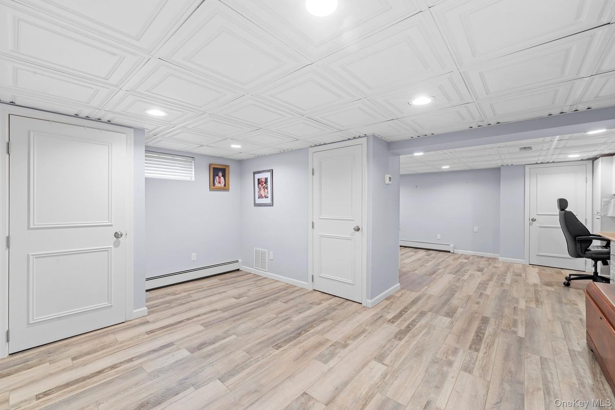 Home Office, Interior, Recessed Lighting, Wood Texture Flooring
