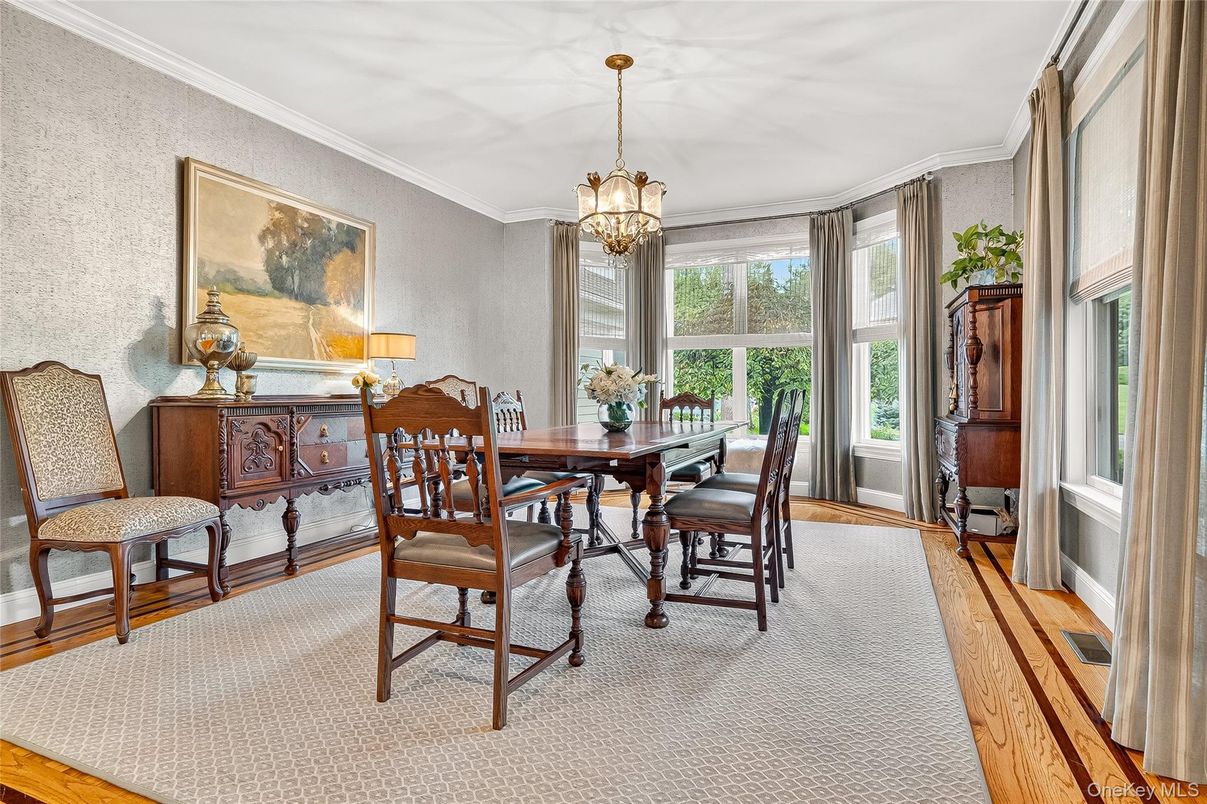 Chandelier, Dining room, Interior
