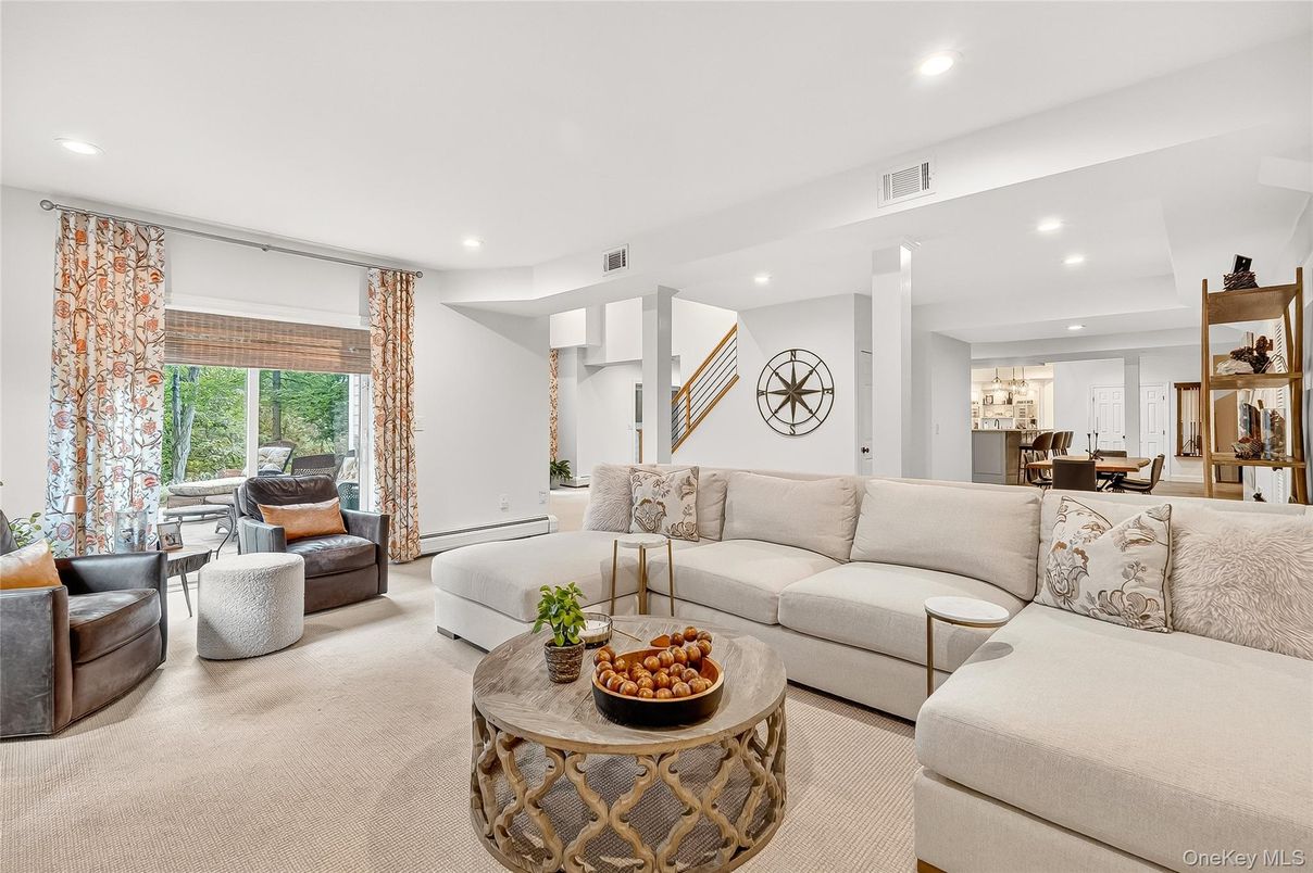 Dining room, Interior, Living room, Recessed Lighting