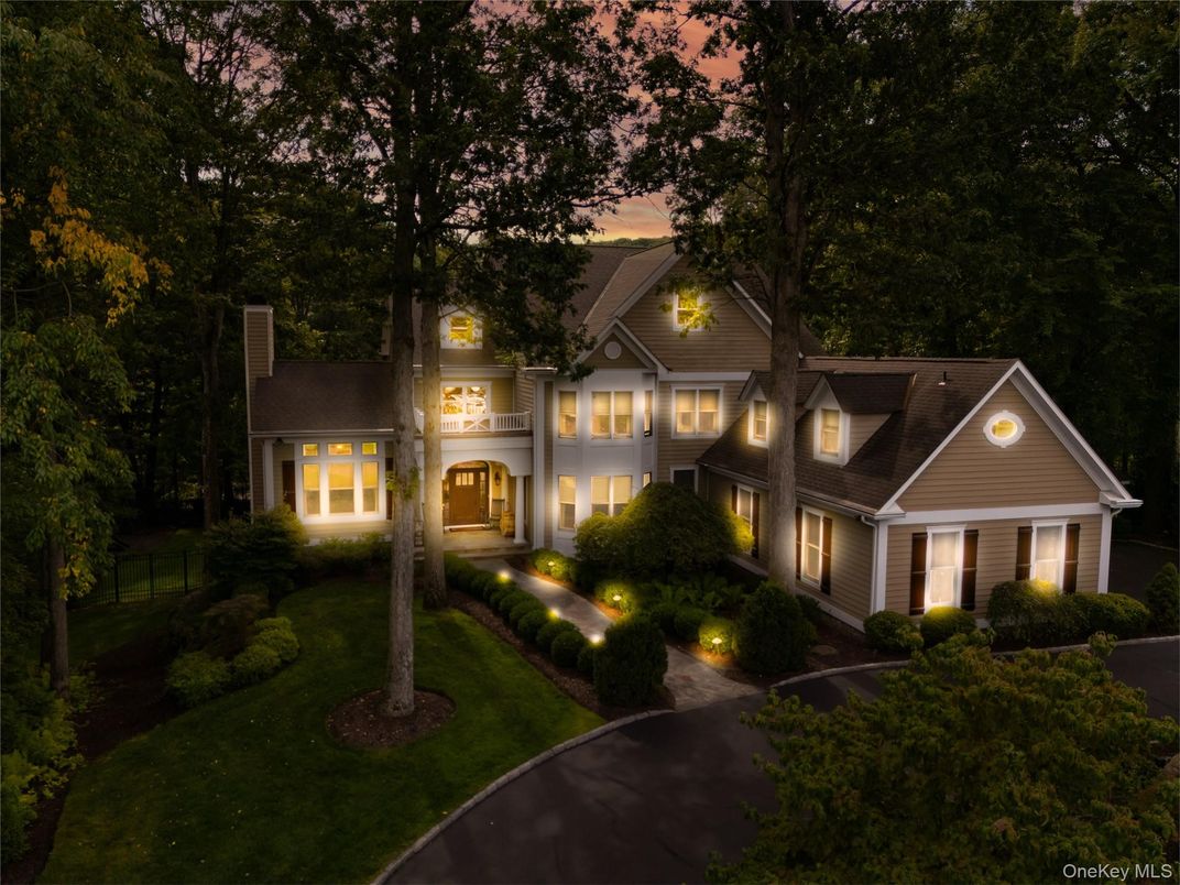 Exterior, Facade, Queen Anne Victorian