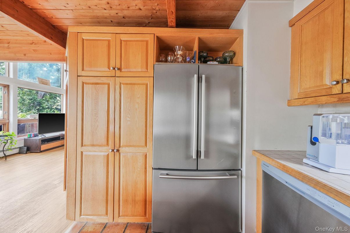 Interior, Kitchen, Stainless Steel Appliances, Wooden Beams, Wooden Ceilings, Wood Texture Flooring