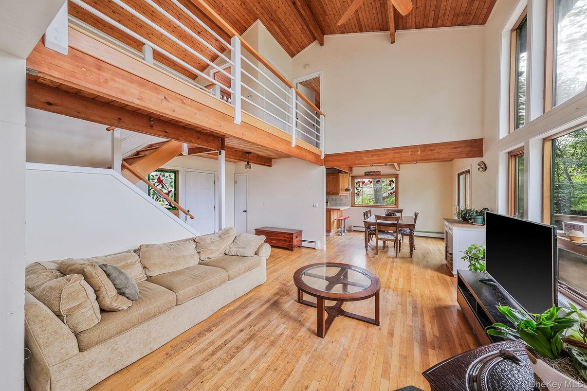 Dining room, Interior, Living room, Wooden Beams, Wooden Ceilings, Wood Texture Flooring