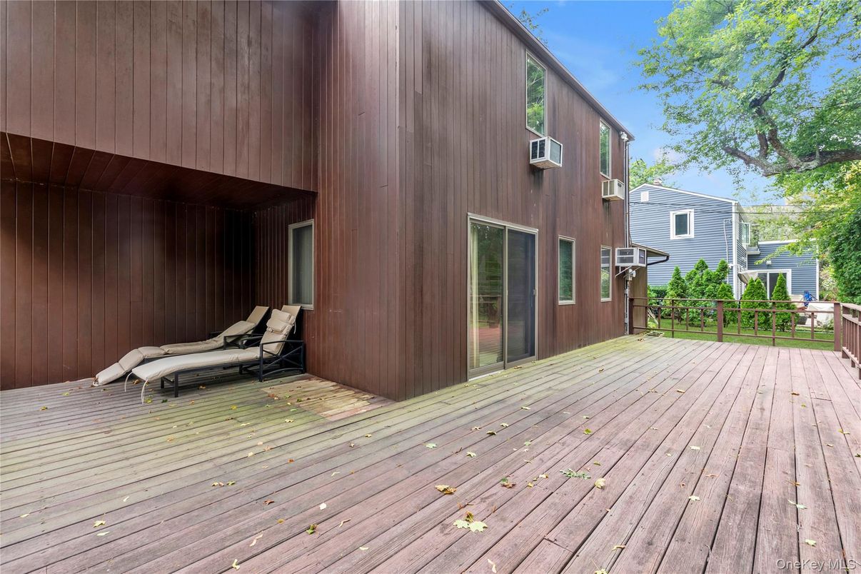 Exterior, Wood Texture Flooring