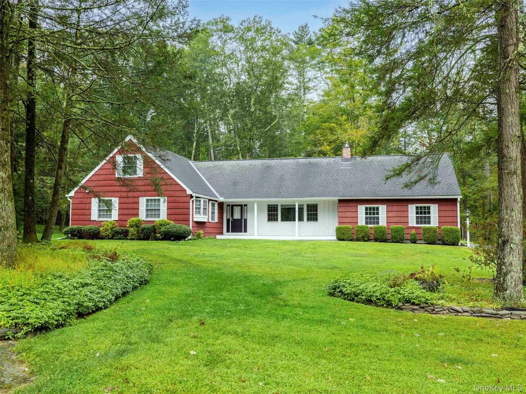 Backyard, Exterior, Facade, Cape Cod