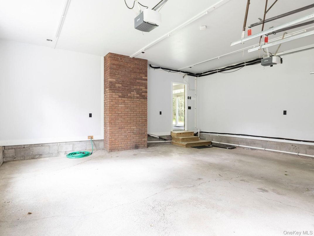 Garage, Interior, Stone Walls