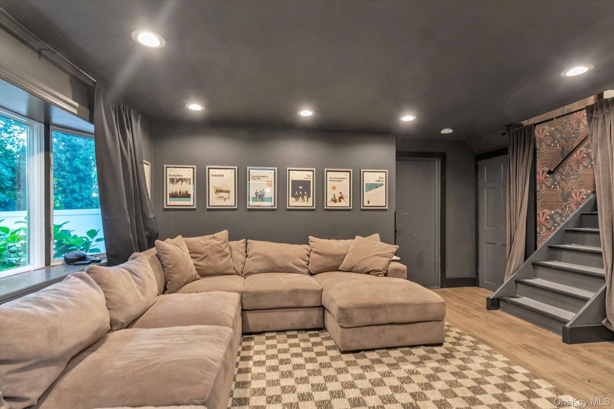 Interior, Living room, Recessed Lighting, Wood Texture Flooring
