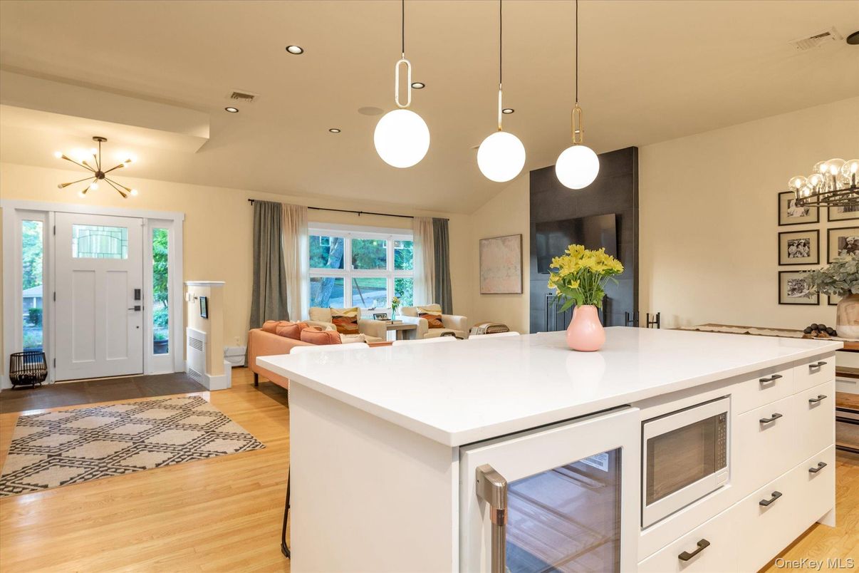 Interior, Kitchen, Living room, Pendant Lights, Recessed Lighting, Wood Texture Flooring