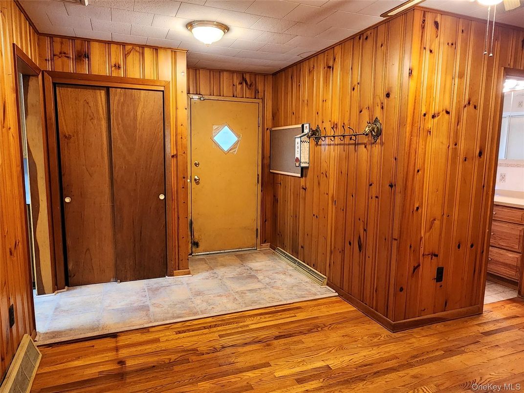 Empty room, Interior, Wood Texture Flooring, Wooden Walls